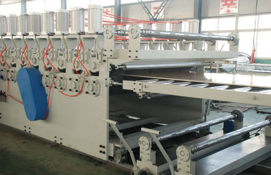 Harga yang bagus Mesin PVC WPC CELUKA Foam Board daur ulang, WPC Skinning Foam Board Extruder on line