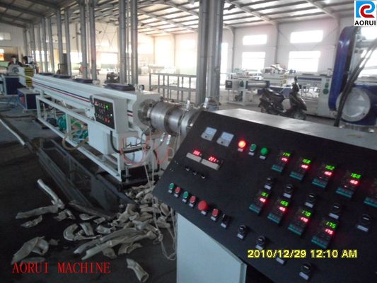 Harga yang bagus Mesin PVC Conduit Pipe Plastik Extrusion Conical Twin Screw Extruder on line