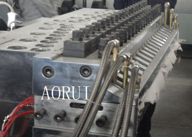 Harga yang bagus Line Produksi WPC Building Board 2500mm Lebar WPC Board Making Machine on line