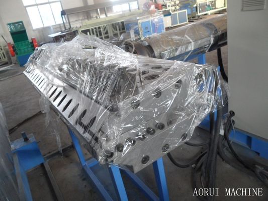 Harga yang bagus Iklan Mesin Pembuat Papan WPC Sekrup Ganda Garis Ekstrusi Papan WPC on line