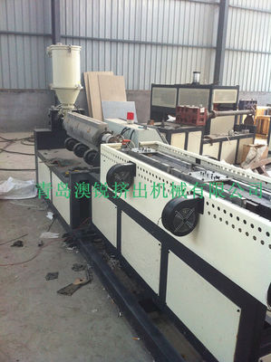 Harga yang bagus Garis ekstrusi plastik PE, PE karbon Sprial memperkuat pipa Enquipment pabrik Extruder on line