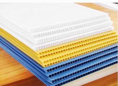 Harga yang bagus PP PC Hollow Plastic Line Extrusion Line untuk Produksi PVC Hollow Grid Board on line