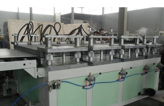 Harga yang bagus Mesin Pembuat Template Konstruksi WPC, Jalur Produksi WPC / Extruder on line