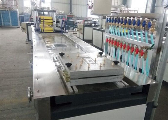 Harga yang bagus Mesin Konstruksi PVC WPC Foam Board Mesin Tinggi Efisien on line