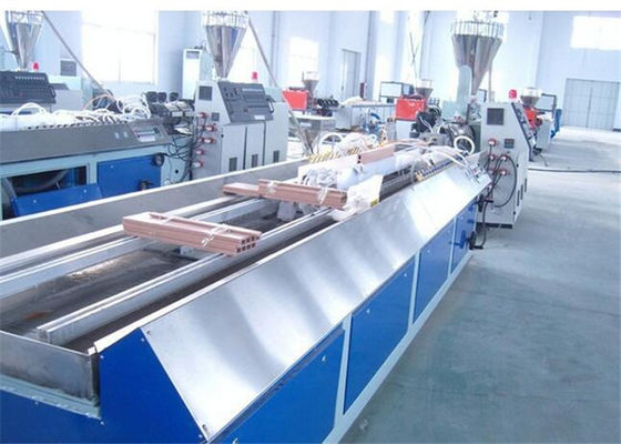 Harga yang bagus Mesin Pembuat Papan WPC, Extruder Plastik Kayu Berongga Pintu PVC WPC on line