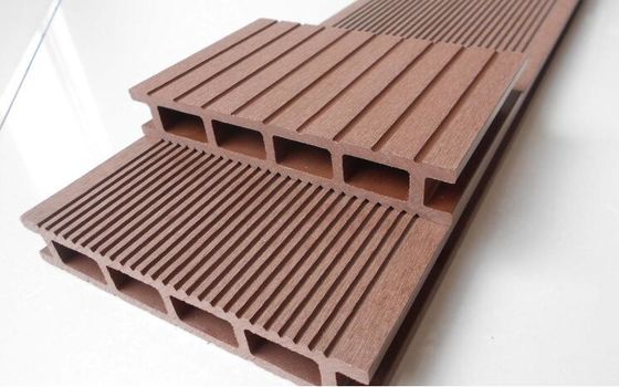 Harga yang bagus PVC Roof Polyurethane Foam Mesin Pallet Kayu Untuk Buidling Iklan on line