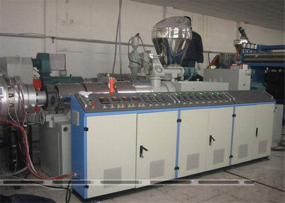 Harga yang bagus Pipa PVC Ganda Membuat Garis Ekstrusi Plastik PVC PP PE Twin Extruder Pipa on line