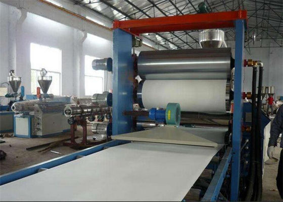 Harga yang bagus Jalur Produksi Papan Plastik Gratis, Menguliti Garis Ekstrusi Papan Busa PVC on line