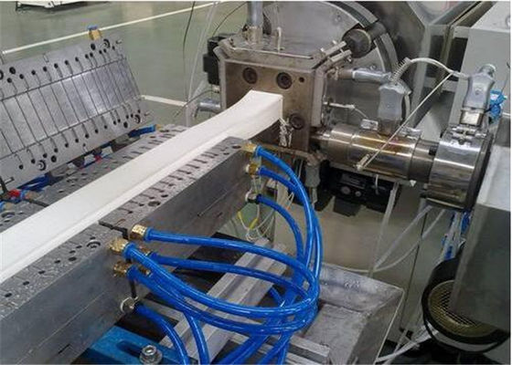 Harga yang bagus CE ISO9001 PP PE Plastik Profil Garis Ekstrusi Kayu Plastik Papan Lembar on line