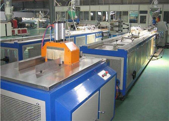 Harga yang bagus 380V 50HZ WPC Profil Jalur Produksi / WPC Pintu Bingkai Mesin Manufaktur on line
