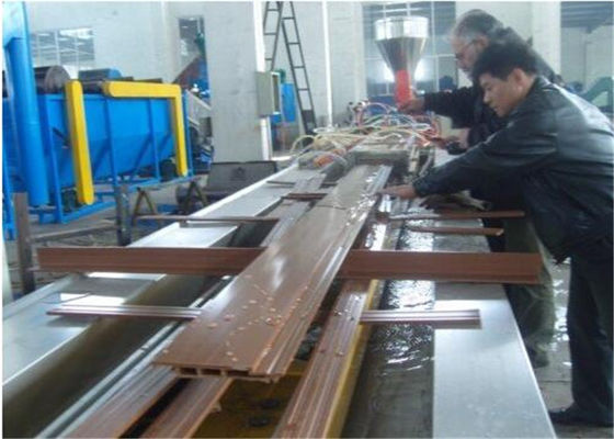 Harga yang bagus Jalur Produksi Profil WPC Profesional / Jalur Ekstrusi Profil Plastik on line