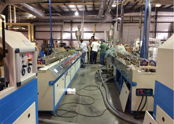 Harga yang bagus PVC WPC PP PE Jendela Dinding Lantai Bingkai Garis Ekstrusi, Plastik PP PE Membuat Profil Mesin on line