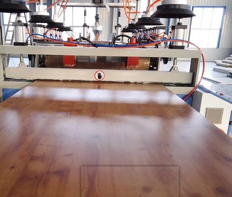 Harga yang bagus Mesin WPC Foam Board sepenuhnya otomatis / Jalur Produksi WPC Board on line