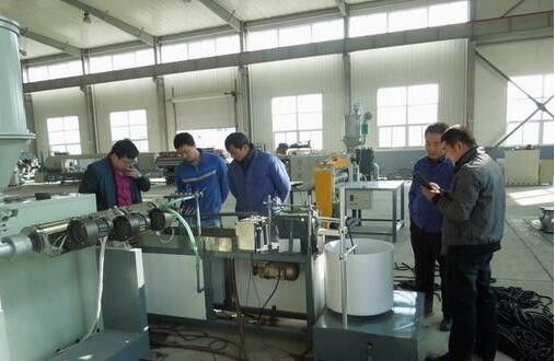 Harga yang bagus Perlindungan Kabel Listrik Fleksibel Kabel Saluran Ekstrusi Plastik Saluran CE ISO9001 on line