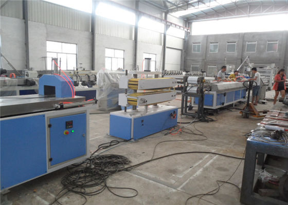 Harga yang bagus Sekrup ganda Wpc Extruder / WPC Jendela, Lantai, Proses Ekstrusi Profil Langit-Langit on line