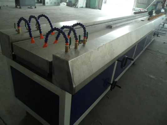 Harga yang bagus 0,4 - 0,7 mm Lapisan Nitrided Wpc Profil Garis Ekstrusi Mesin Ekstrusi Profil Berbusa Kayu on line