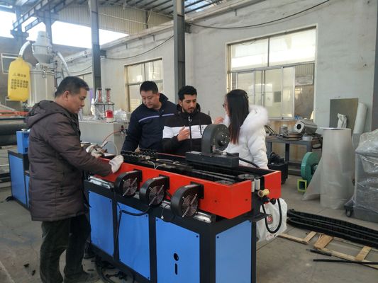 Garis Ekstrusi Plastik Otomatis 65KG / H PE Mesin Pipa Bergelombang Dinding Tunggal
