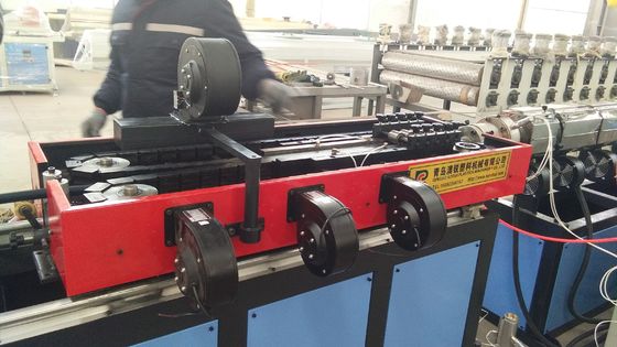 Harga yang bagus Mesin Ekstrusi Pipa Bergelombang Sekrup Ganda 60kg / H 10m / Min on line