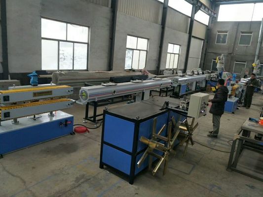 Tangki air PP/PE/PVC Pipe Line Produksi Satu Sekrup Produktivitas tinggi