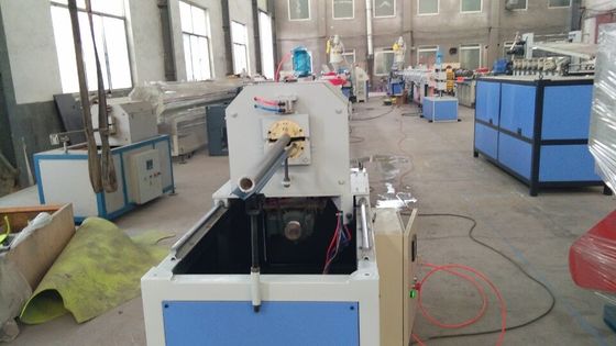 One Screw Electric Pe Pipe Extruder Membuat Mesin Untuk Pipa Bergelombang Plastik