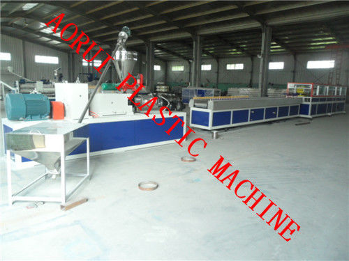 Harga yang bagus Jalur Produksi Profil PP / PE / PVC / WPC WPC Untuk Pegangan / Garis Ekstrusi Profil Pegangan on line