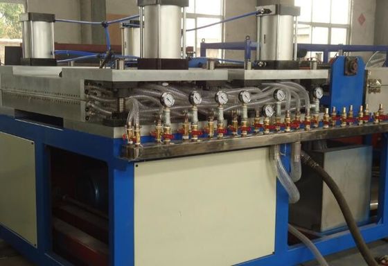 Harga yang bagus Single Screw Extruder PC PP Plastik Garis Ekstrusi Lembar Berongga, Papan Berongga Membuat Mesin on line
