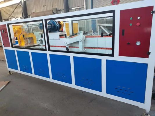 Harga yang bagus Garis Ekstrusi Profil Plastik Hot Stamping 300mm Lebar Profil PVC Extruder on line