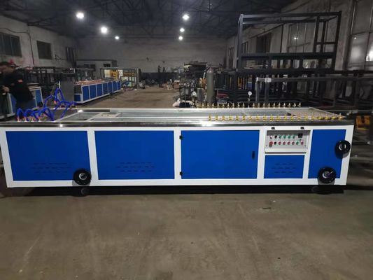 Harga yang bagus 380V 22kw 150kg / H Lini Produksi Profil WPC UPVC on line