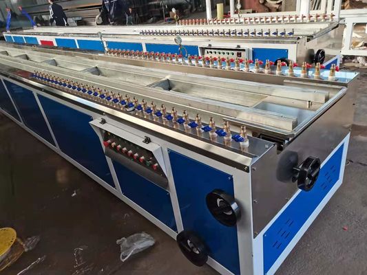 Harga yang bagus Lini Produksi Profil WPC Plastik Sekrup Ganda 300kg / H. on line