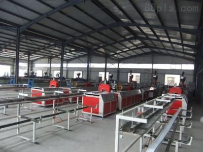 Harga yang bagus CE ISO9001 Plastik PVC WPC Profil Garis Ekstrusi Kebisingan Rendah Kinerja Tinggi on line