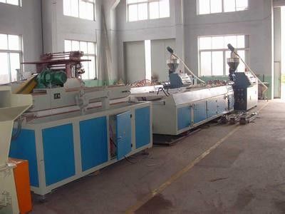 Harga yang bagus Sekrup Ganda Pvc Plastik Wpc Profil Mesin Jendela Pintu Profil Ekstrusi on line