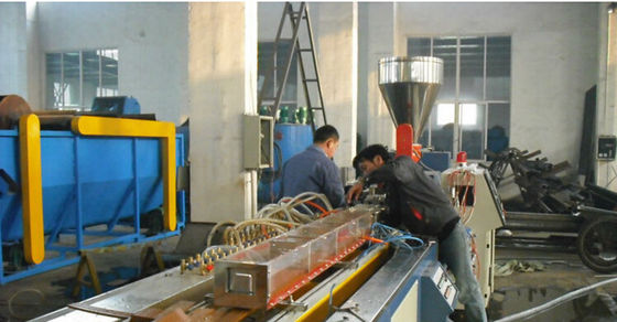 Harga yang bagus Lini Produksi Profil Plastik PVC Dengan Twin Screw Extruder, PVC WPC Window Plastic Profile Extrusion Line on line