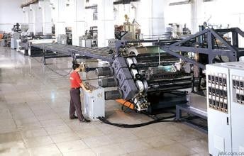Harga yang bagus 380V 50HZ PVC Foam Dewan Mesin Ekstrusi, Lini Produksi Papan Plastik on line