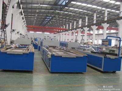 Harga yang bagus 600-1250mm Lebar Lini Produksi Papan WPC Dengan Mesin Laminating on line