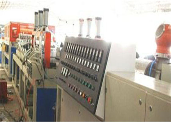 Harga yang bagus Lini produksi PE PP PVC WPC Board Daur Ulang Untuk Pintu / Mebel on line