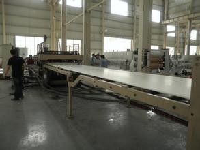 Harga yang bagus Kamar Mandi PVC WPC WPC Mesin Foam Board, Daur Ulang Kerucut Sekrup Extruder on line