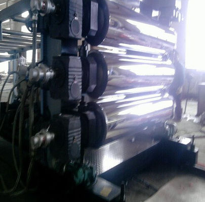 Harga yang bagus PP PE Sheet Plastik Garis Ekstrusi, 37KW - 75KW Peralatan Ekstrusi on line
