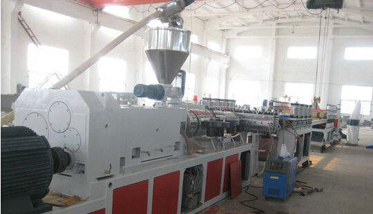 Harga yang bagus Dapur Mesin Skinning WPC Foam Board Dengan Mesin Transfer on line
