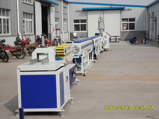 Harga yang bagus Mesin Screw Extruder Tunggal 200KG / jam - 400KG / jam Untuk Pipa Plastik on line