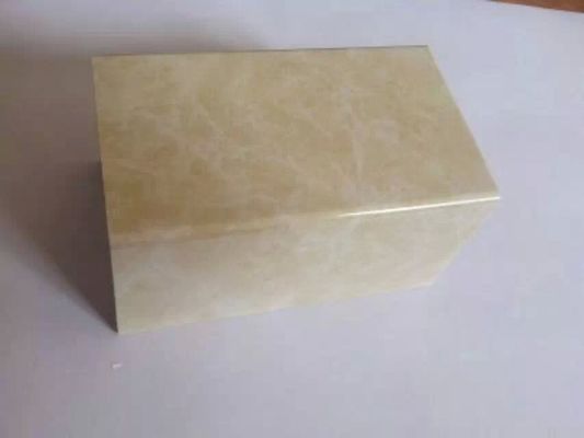 Harga yang bagus PVC WPC Marmer Plastik Profil Lini produksi, Dekorasi Mesin Profil Plastik on line